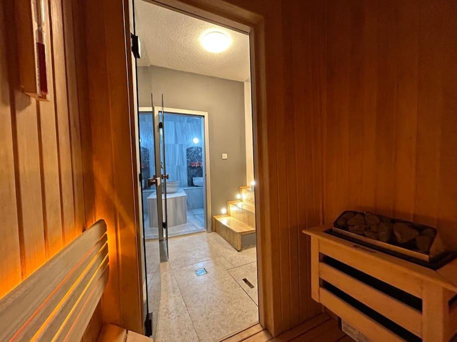 Vilă Arancia - Garden, Bbq, Sauna & Turkish Bath By The Tram In Fatih