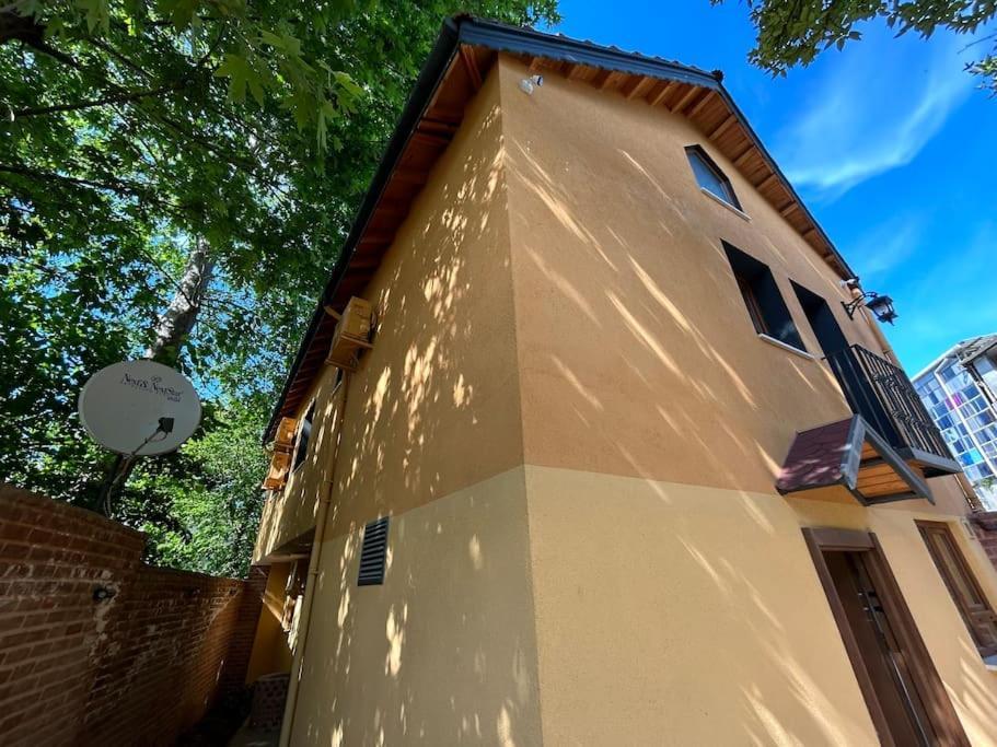 Arancia - Garden, Bbq, Sauna & Turkish Bath By The Tram In Fatih Villa Istambul
